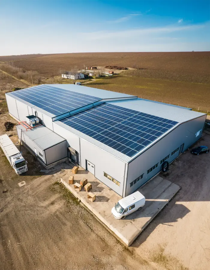 batiment avec panneaux solaires